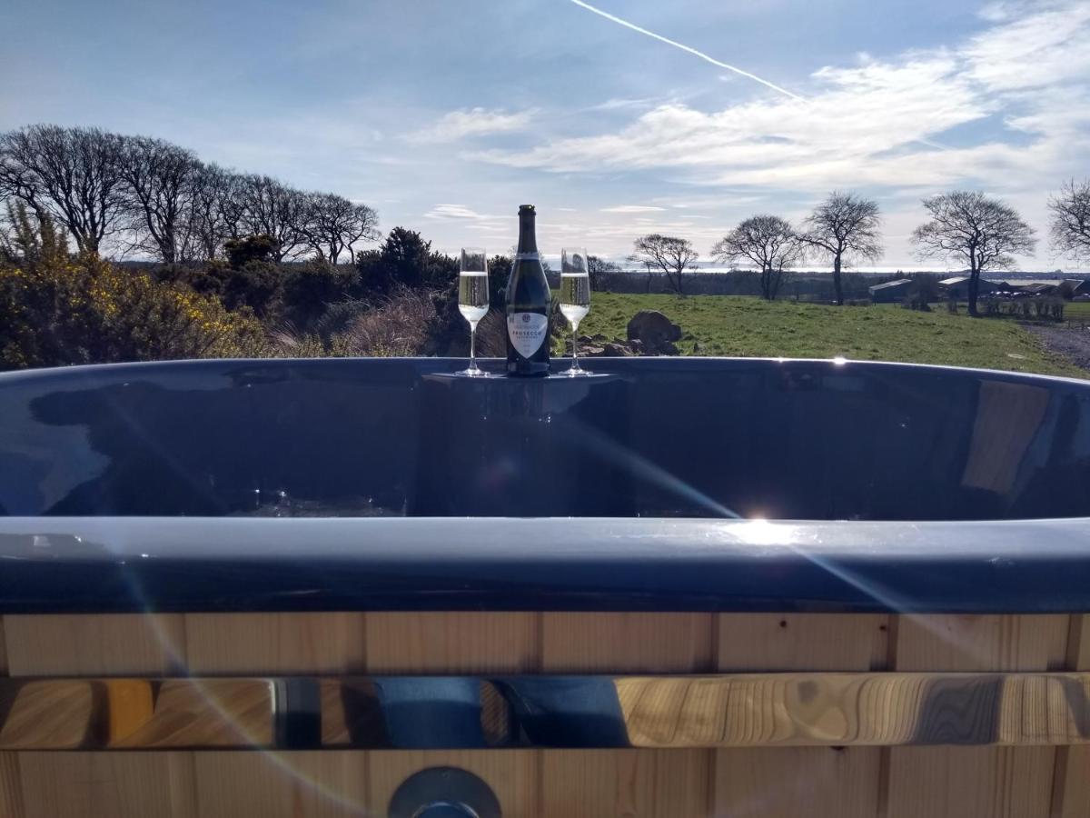 Cleeves Cabins Ailsa Luxury Lodge With Hot Tub Dalry  Esterno foto